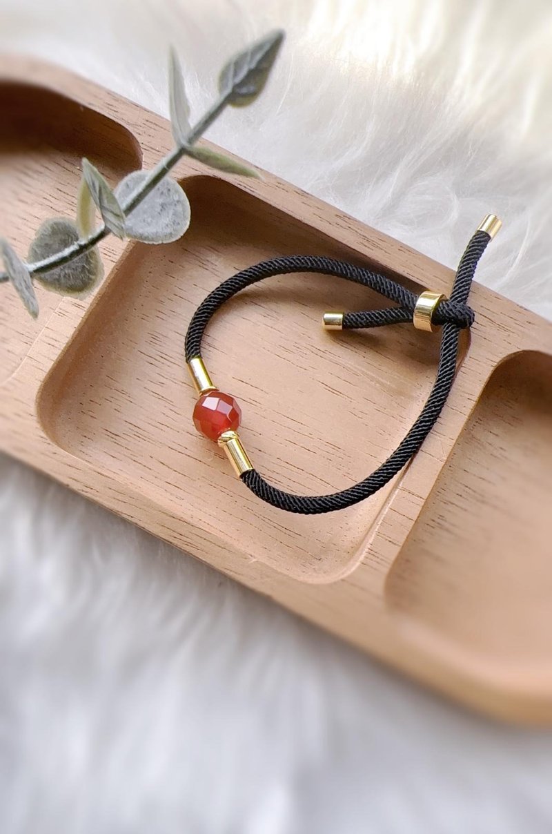 Natural Faceted Red Agate Adjustable Steel Cord Bracelet - 手鍊/手環 - 寶石 黑色