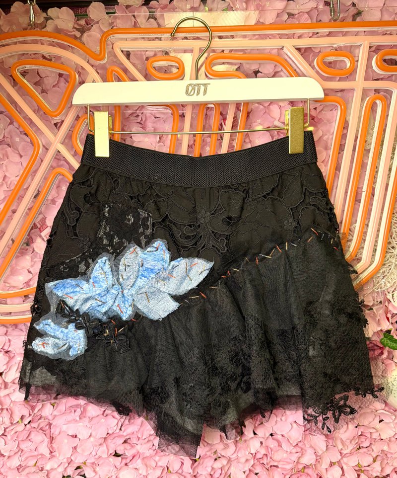 OTT獨一無二•Unique日系重工刺繡通花蕾絲絨繡牛仔腳短裙 - 裙子/長裙 - 棉．麻 藍色