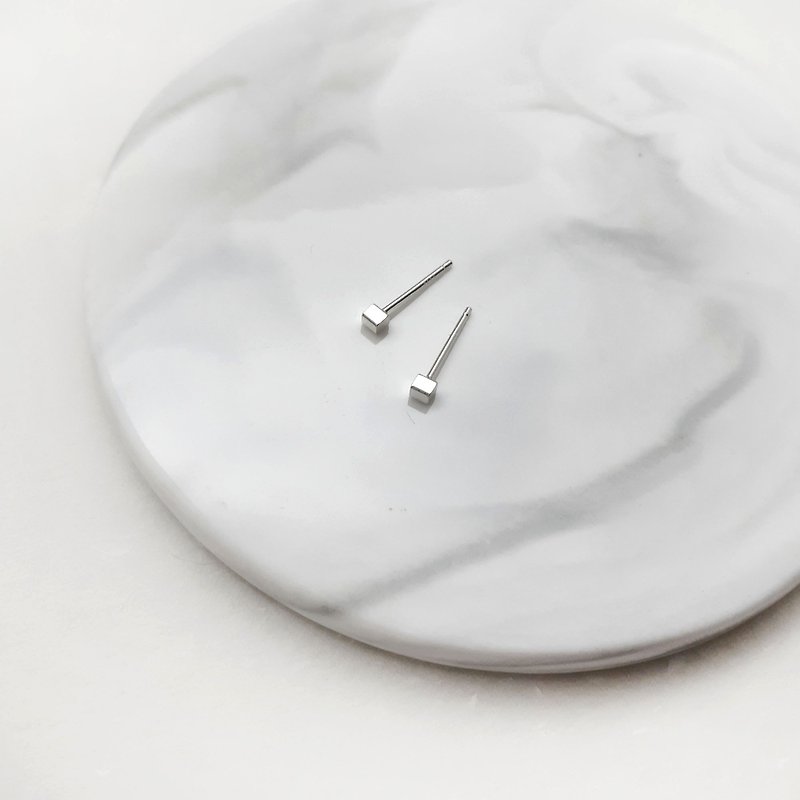 純銀 2mm小方塊耳針 耳棒 耳環 (一對) - 耳環/耳夾 - 其他金屬 銀色