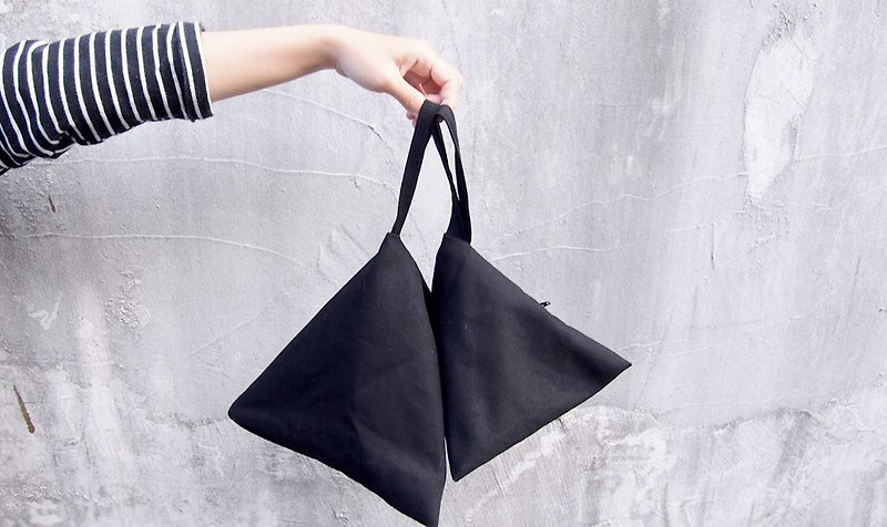 黑色 格子 幾何 三角包 化妝包/錢包 (M) - 化妝袋/收納袋 - 棉．麻 黑色