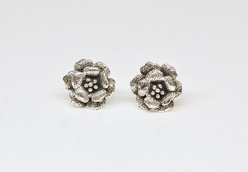 Ermao Silver[Flower and Grass Series─Peony Flower-Ear Acupuncture] Silver - Earrings & Clip-ons - Silver Silver