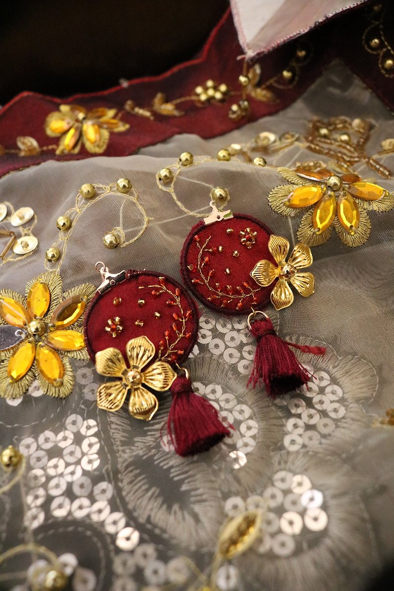 喜慶紅色流蘇真絲耳環中式原創設計復古新娘結婚耳飾 - 耳環/耳夾 - 其他金屬 紅色