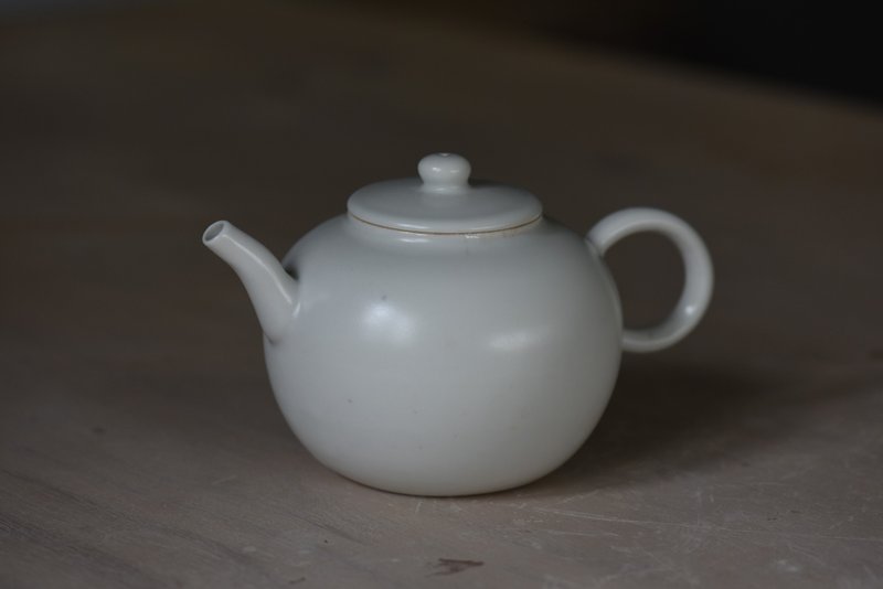 ホワイトニングパウダーライトハンドメイドホワイトマグネティックティーポット300mlプルブレイク - 急須・ティーカップ - 磁器 ホワイト