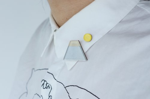 Mt. Fuji and Sun Brooch / Moon and Mt. Fuji