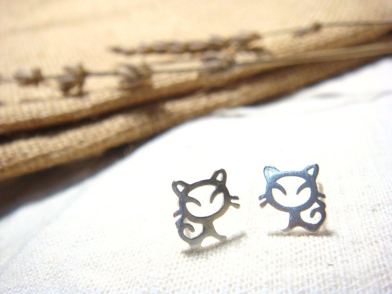 Meow Meow-925 Sterling Silver Earrings / Stud Earrings - ต่างหู - เงิน สีเงิน