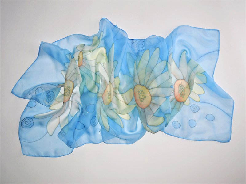 絲巾 Hand-painted silk scarf with daisies Floral long silk scarf for hair - 絲巾 - 絲．絹 藍色