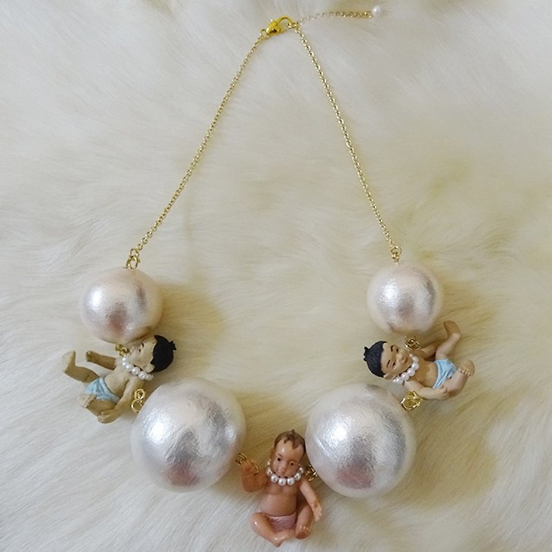 Babydoll Big Pearl Necklace - สร้อยคอ - พลาสติก ขาว