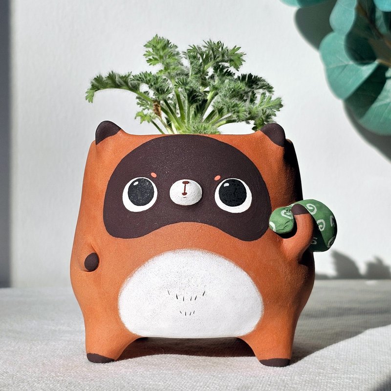 Robber tanuki plant pot. Handmade succulent planter with drainage. - 花瓶・植木鉢 - 陶器 