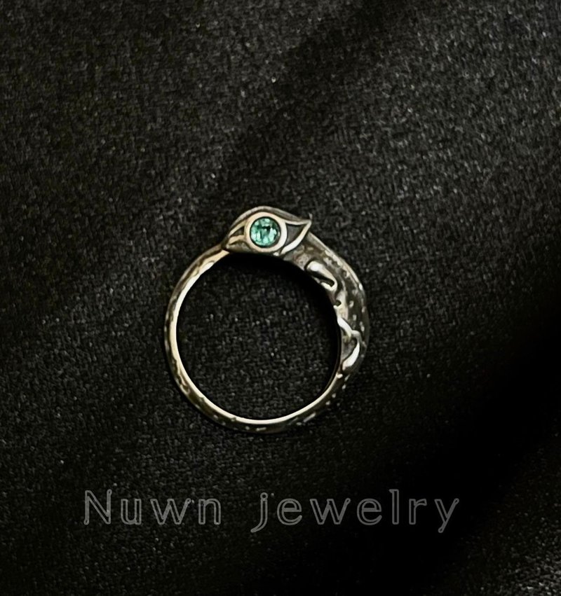 A lizard. Emerald ring Gemstone ring s925 Silver sterling silver ring tail ring witch - แหวนทั่วไป - เครื่องเพชรพลอย สีเขียว