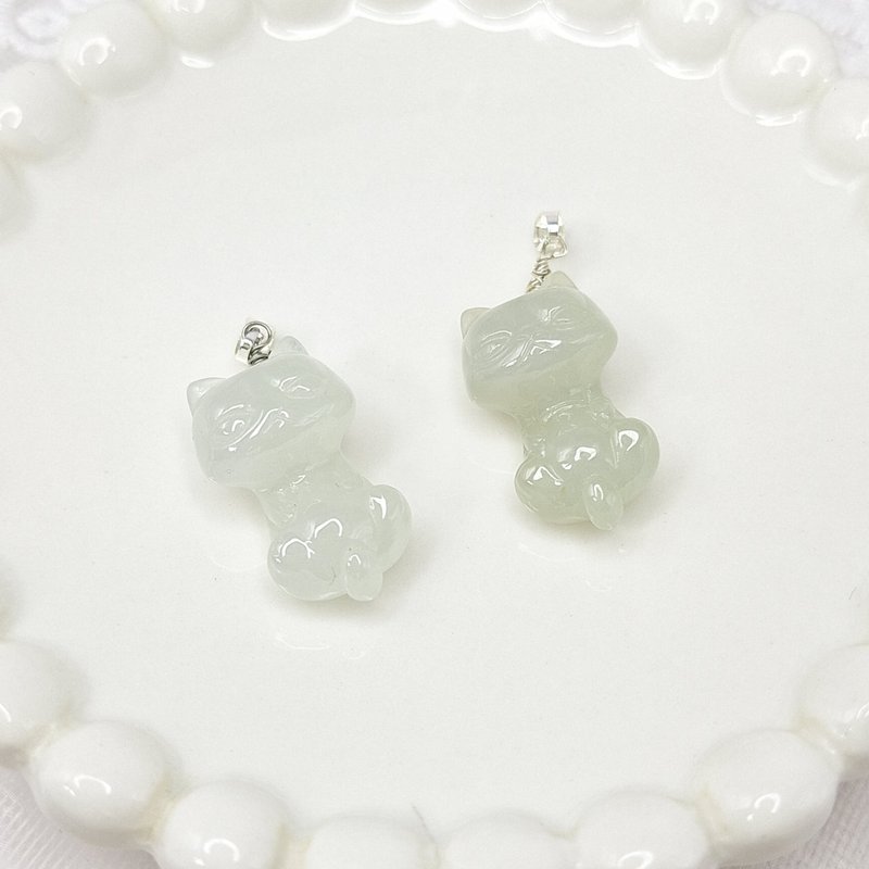 Ice-fine and waxy old material hand-carved cute cat pendant | Natural Burmese jade A grade jadeite - Necklaces - Jade 