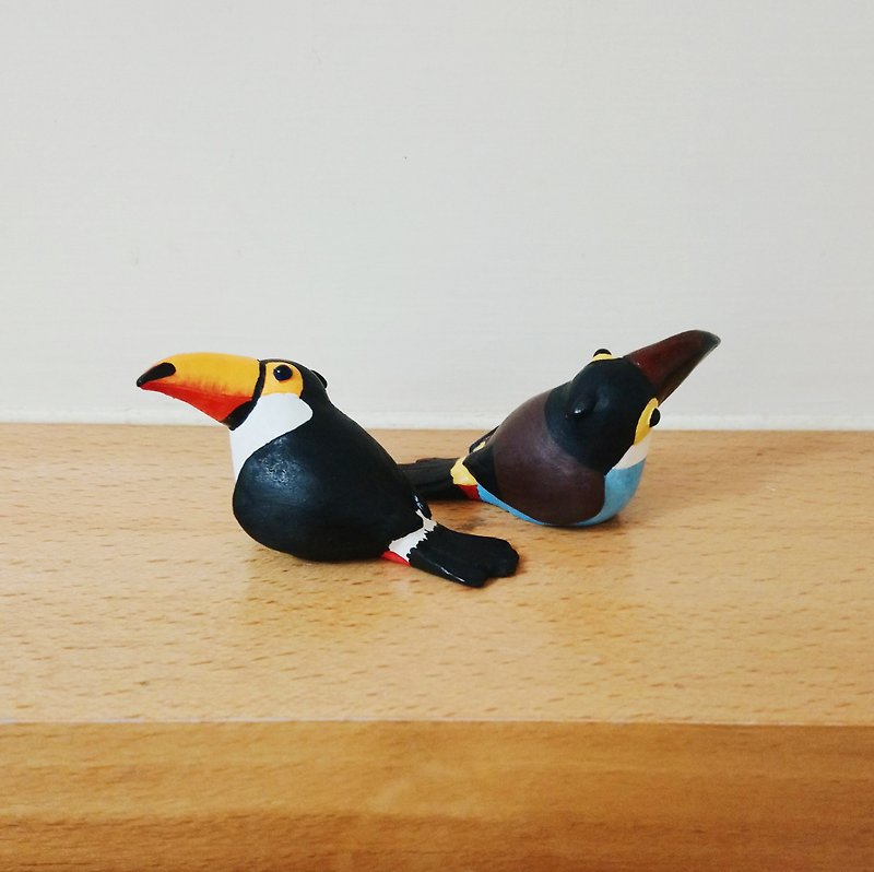 Animal Figure - Toucan - Items for Display - Resin Multicolor