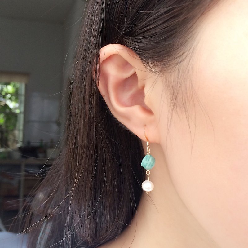 Natural crystal colorful pearl earrings polygonal faceted crystal 14K gold-plated material - ต่างหู - เครื่องเพชรพลอย 