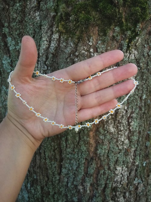 Simple flower White pearl beaded necklace, light flower choker, aesthetic jewelry