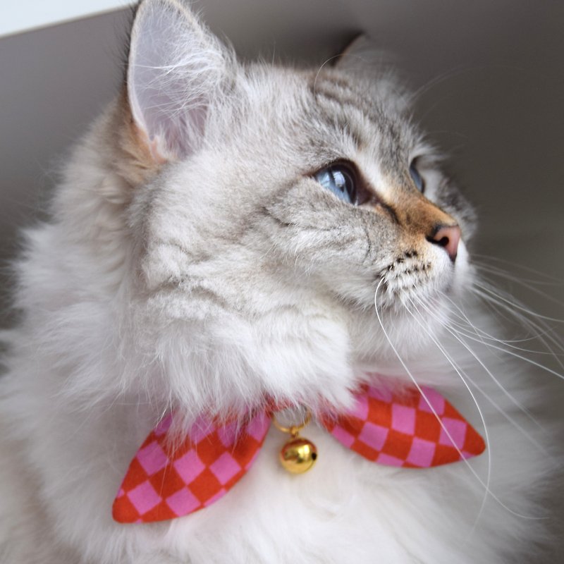 Red and pink plaid cat collar with safety buckle - Valentine's Day cat bow accessories - Pet photography accessories - Collars & Leashes - Cotton & Hemp Red