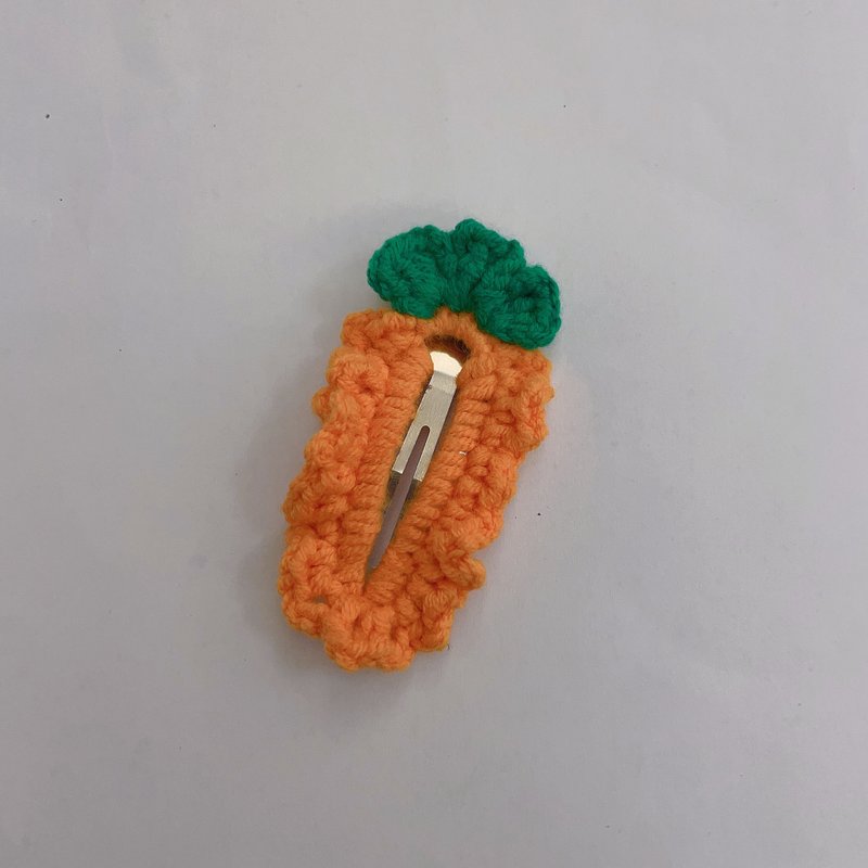 Handmade Carrot Hair Clip with Box - เครื่องประดับผม - ผ้าฝ้าย/ผ้าลินิน หลากหลายสี