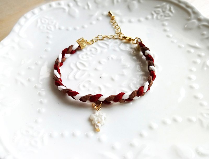 White Sakura Korean Velvet Bracelet - สร้อยข้อมือ - วัสดุอื่นๆ สีนำ้ตาล