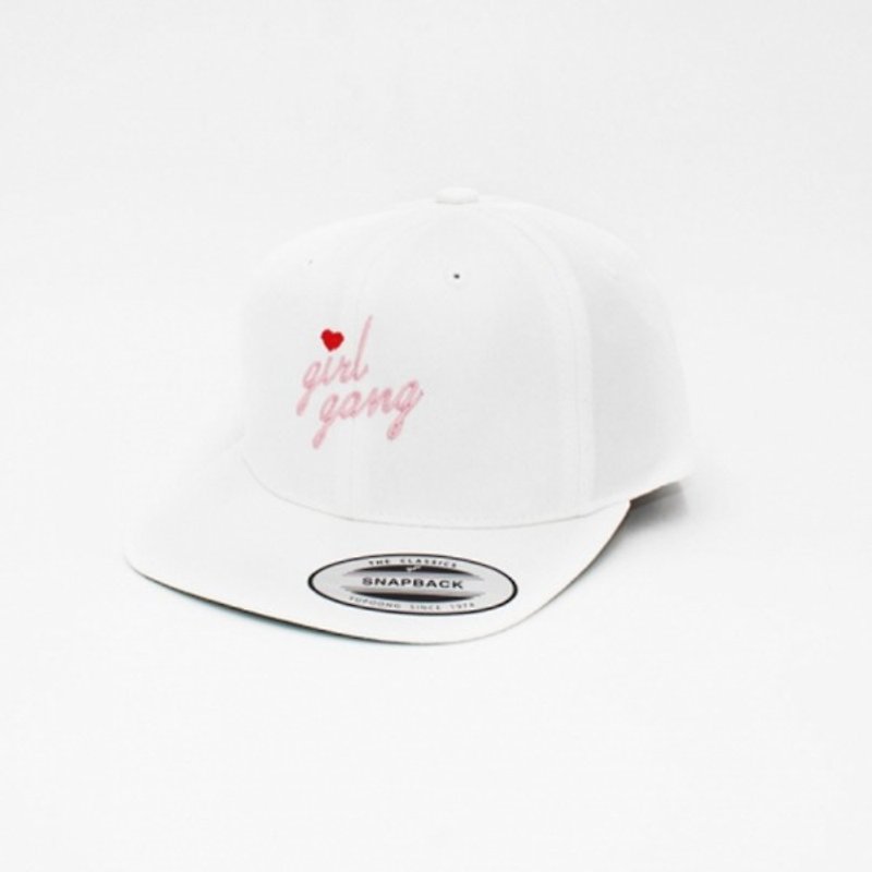 Plenty X NOOBIE Joint Embroidered Board Cap Girl Gang (Classic White Hat KID) - หมวก - ผ้าฝ้าย/ผ้าลินิน 