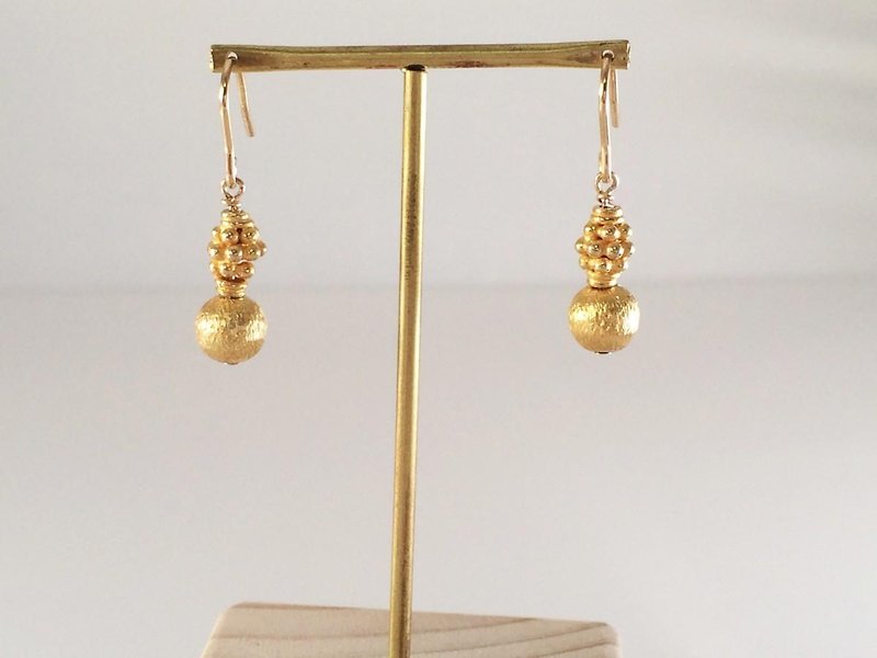 Golden Cylindrical2 Earrings / Clip-On - ต่างหู - โลหะ สีทอง