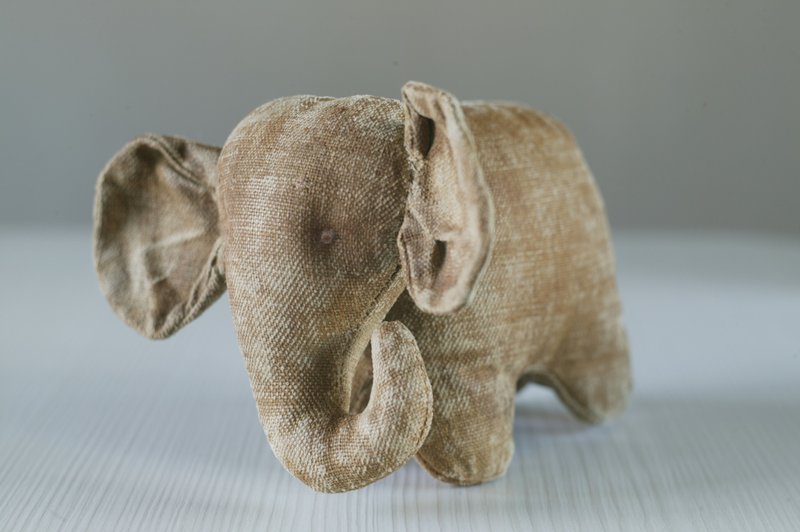 ELEPHANT CALF BY KTZAY stuffed toy - 寶寶/兒童玩具/玩偶 - 亞麻 咖啡色