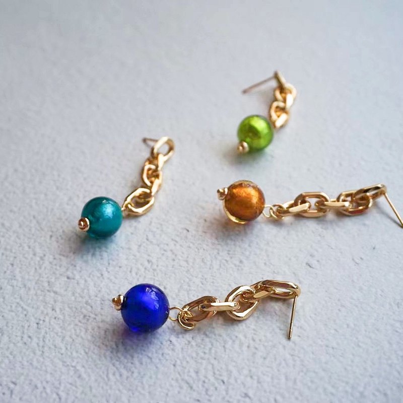 Elegant Handmade Colorful Glaze Bead with Gold Chain Pierce Trifari - ต่างหู - กระจกลาย 