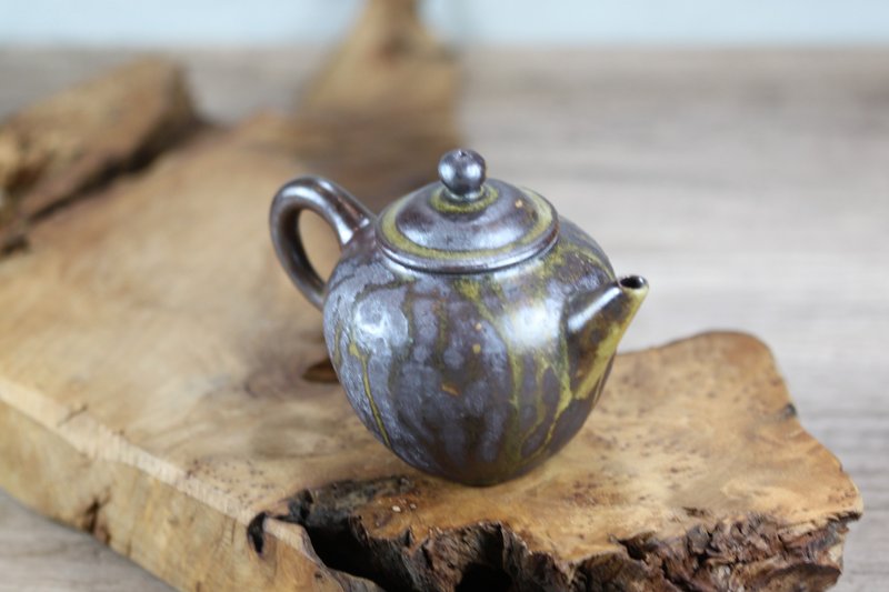 【送禮好物】210ml 天然落灰 柴燒茶壺 鶯歌名家葉敏祥手作 - 茶壺/茶杯/茶具 - 瓷 