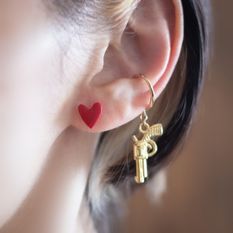Heart and pistol earrings - ต่างหู - ดินเหนียว สีแดง