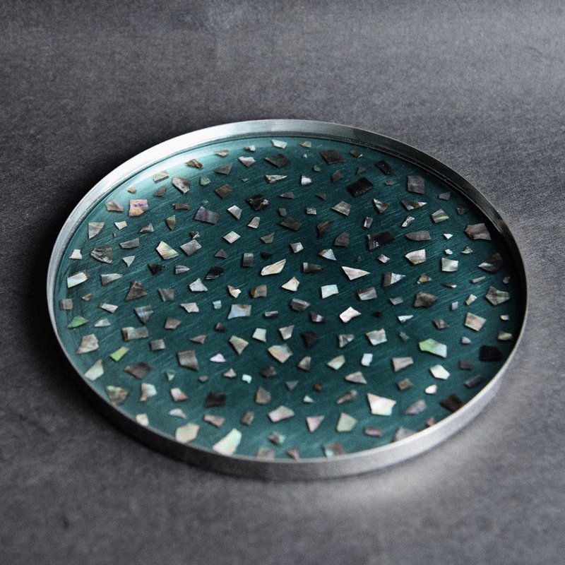 FICT STUDIO Nacre Tray_Medium_Turquiose - 托盤/砧板 - 其他金屬 綠色