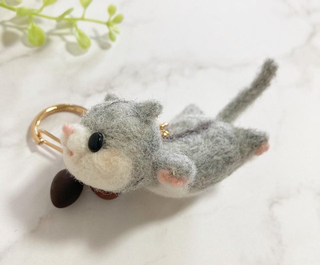 しあわせはこぶ空飛ぶモモンガ 羊毛フェルトキーホルダー