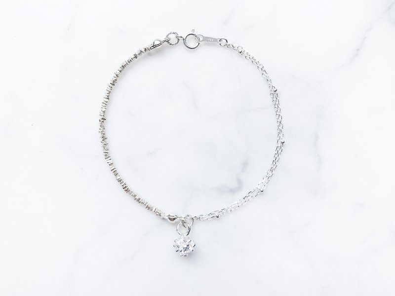 ::Silver Quartet :: Shimmer Silver Snow Asymmetric Double Chain Broken Silver Bracelet (2.0) - Bracelets - Gemstone 