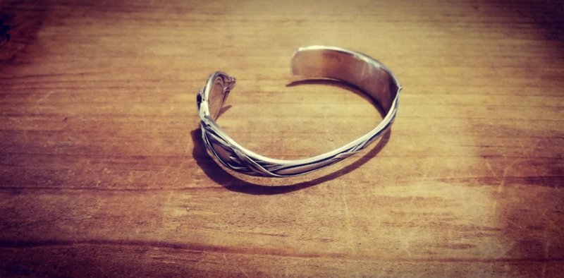 メンズでもOKな花デザイン。アメリカアンティークシルバースプーンのリメイクメンズバングル_0734 ヴィンテージ - 手鍊/手環 - 純銀 銀色