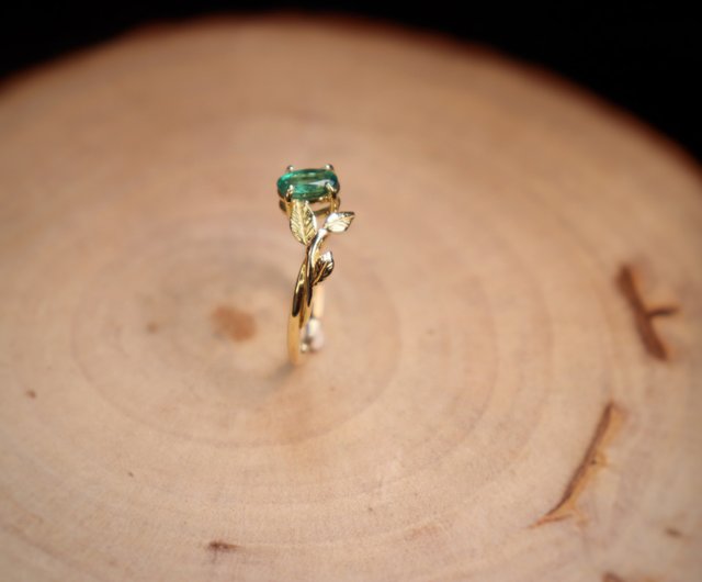 [Flower bed a kadan] k18 small leaf emerald ring / spot