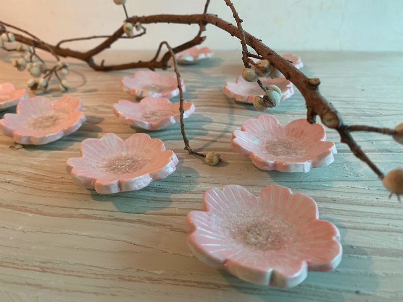 Ice cracked pink cherry blossoming open chopstick holder (sold out remade)_pottery chopstick holder - ตะเกียบ - ดินเผา สึชมพู