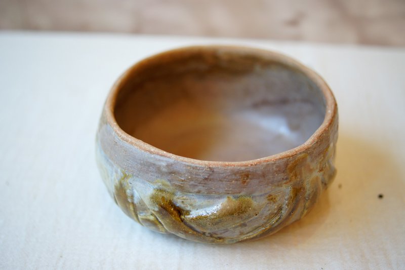 Hand pinched pottery bowl imitation woven pattern pottery pot Ø11.5cm fruit basket flower candy box holder - ตกแต่งต้นไม้ - ดินเผา สีนำ้ตาล