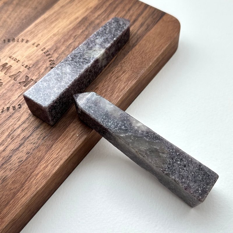 【原石|情緒平衡】紫鋰雲母丁香水晶柱 辦公室家中 療癒擺設 運氣 - 擺飾/家飾品 - 水晶 紫色