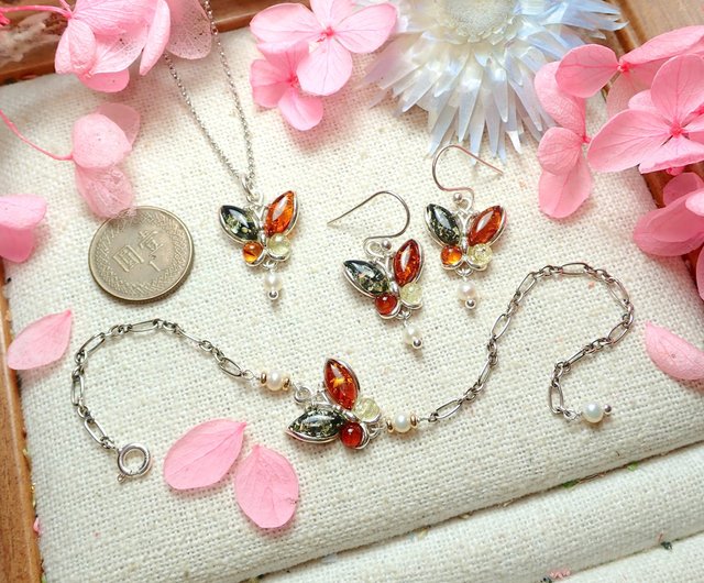 Spring Multicolor Flowering Butterfly Crystal Necklace Spring Multicolor Flowering Butterfly Crystal Necklace