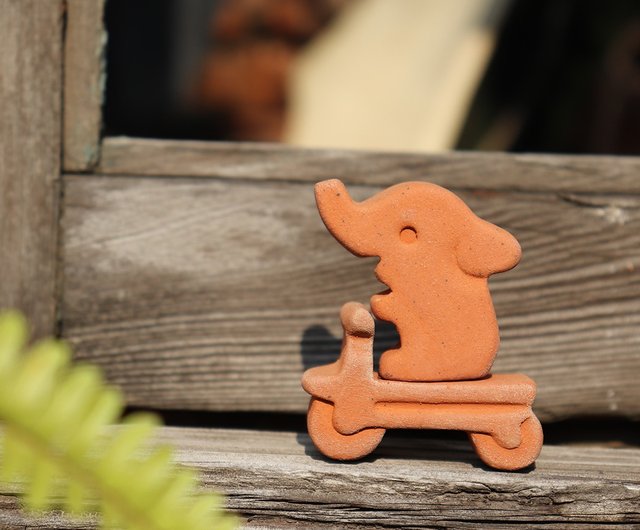 ハンドメイド ガラス 牛の置物 オレンジとイエローのグラデーション お盆供養 クリスタル ほおずき ガラス 飾り 2点 一対 オブジェ ミニ