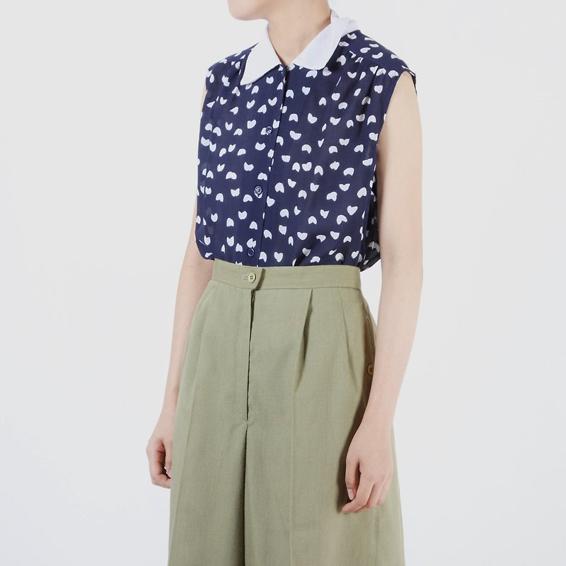[Egg Plant Vintage]Snow White Collar Printing Sleeveless Vintage Shirt - เสื้อเชิ้ตผู้หญิง - เส้นใยสังเคราะห์ 