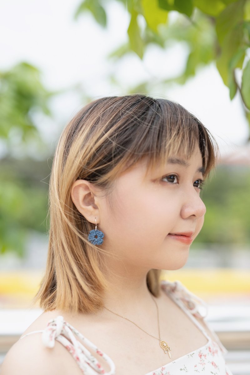 Handmade Crochet Flower Silver s925 Earrings - ต่างหู - ผ้าฝ้าย/ผ้าลินิน สีน้ำเงิน