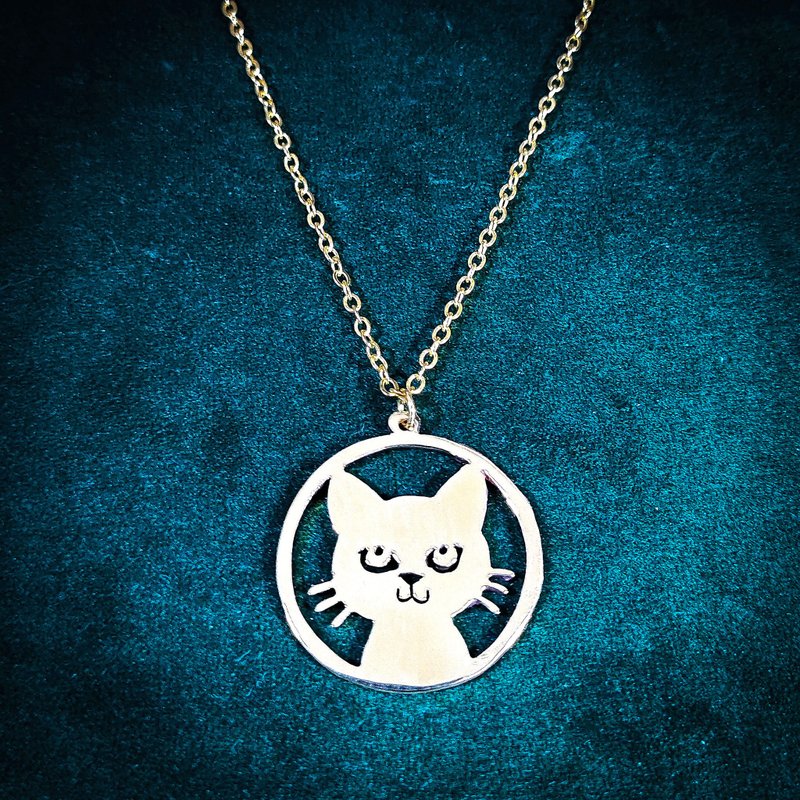 Cute cat in round shape pendant  : Amore Accessories - 項鍊 - 銅/黃銅 銀色