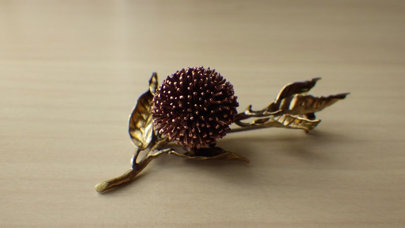 Chestnut Brooch - 胸針 - 其他金屬 金色