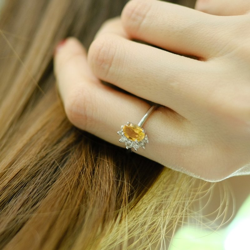 The Sparkling Yellow Citrine Ring. 18 K White Gold Plated 925 Sterling Silver - แหวนทั่วไป - เครื่องประดับพลอย 