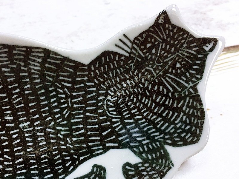 Classiky x KATA KATA Plate【Black Cat (94722-13)】 - Small Plates & Saucers - Porcelain Black