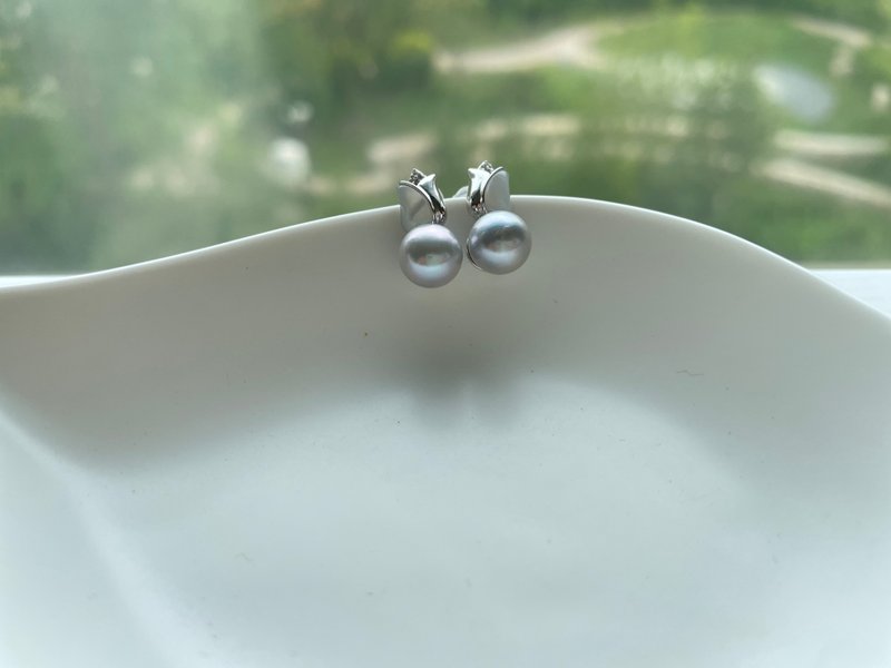 鬱金香 真多麻 天然海水珍珠 純銀 耳環 耳針 炫彩 - 耳環/耳夾/耳骨夾 - 珍珠 透明