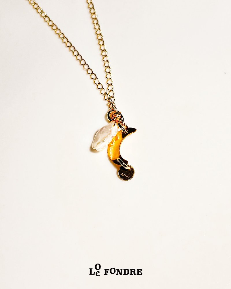 14K Gold Injected Love Lunar Necklace Original Handmade Natural Pearl Valentine's Day Gift - สร้อยคอ - เครื่องประดับ สีทอง