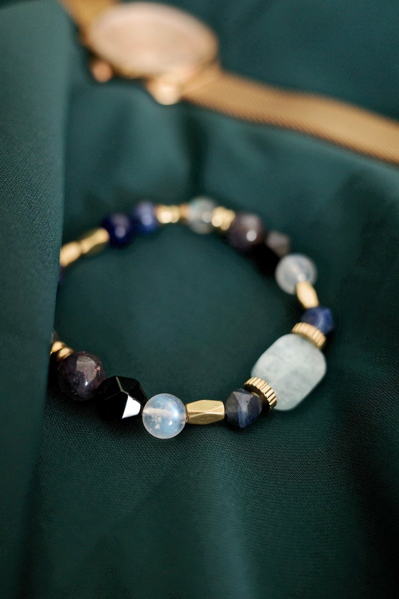 Gorgeous Adventure // Aquamarine Sapphire Stone Black Chalcedony Agate - Bracelets - Crystal Blue