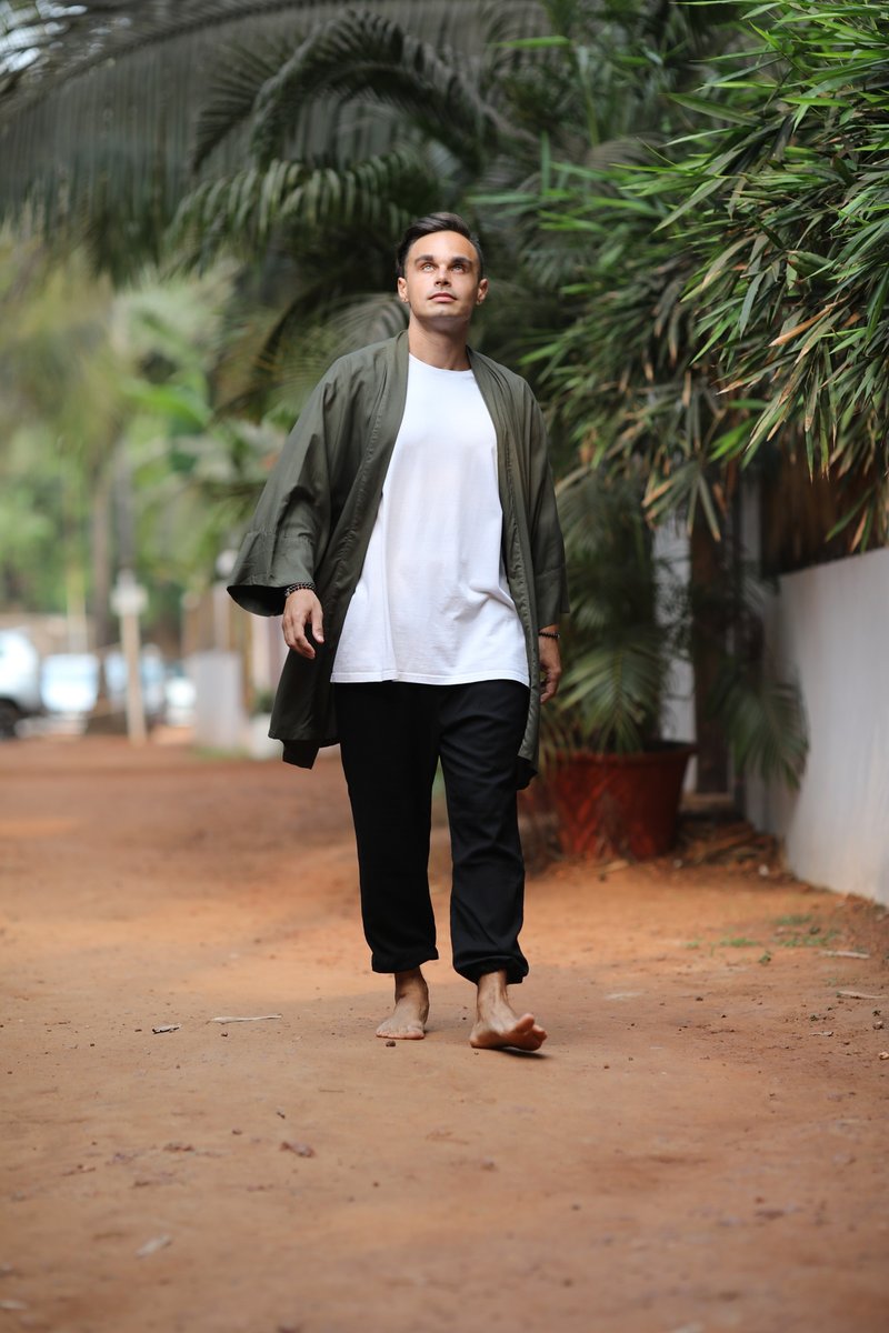 Oversize men summer kimono cape.  The fabric is breathable and soft viscos - 男夾克/外套 - 其他材質 