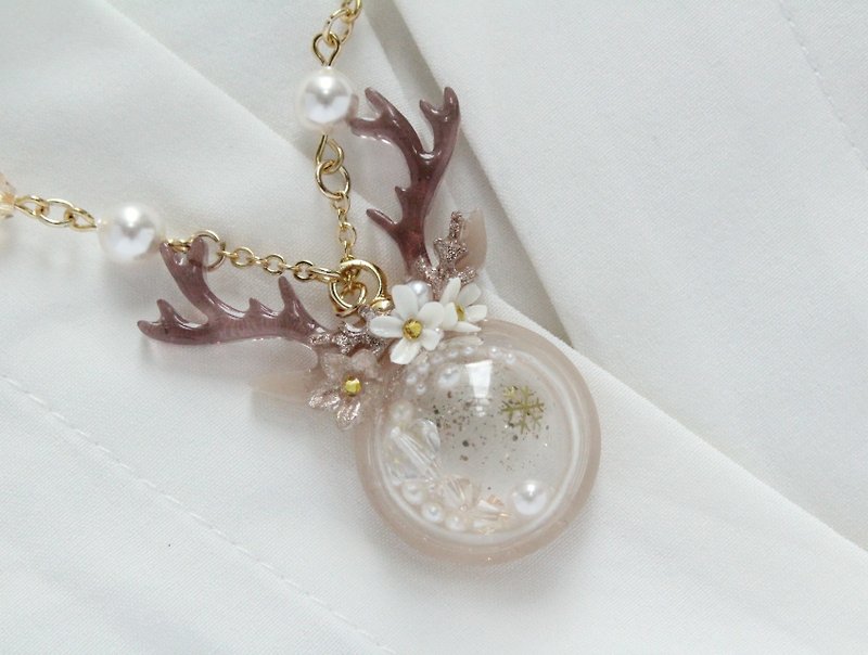 【Clayart】【UV resin】 deer shaker necklace - Necklaces - Resin Brown