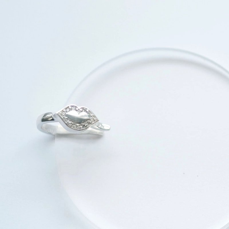 Lips Ear Cuff Silver 925 - ต่างหู - โลหะ สีเงิน