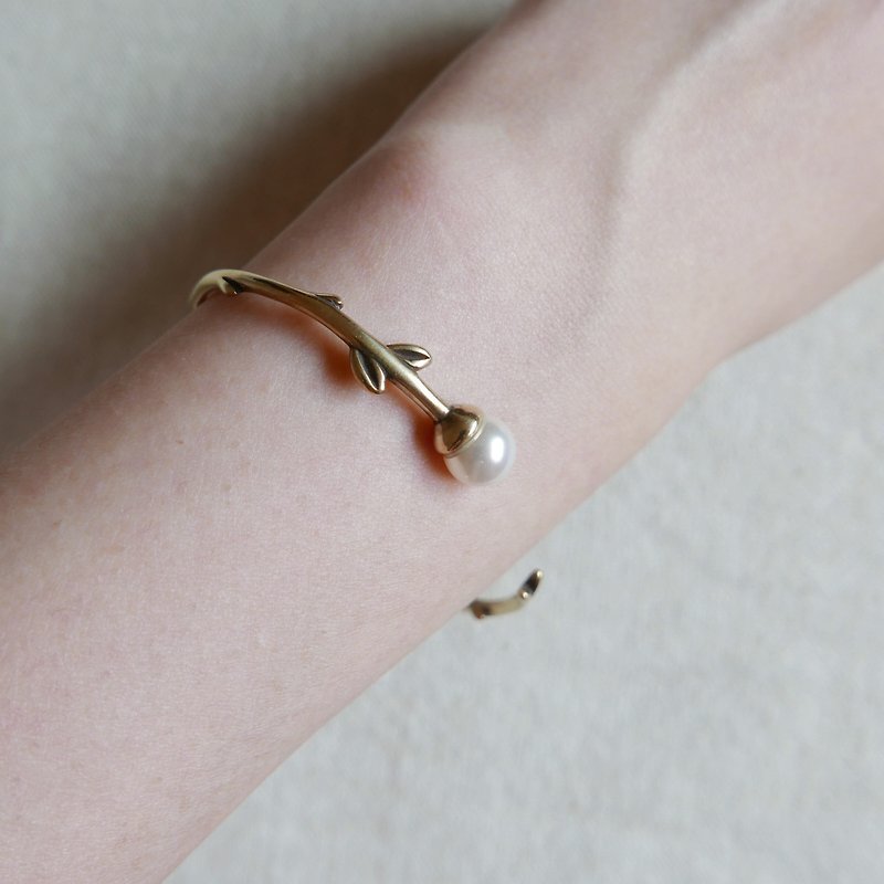 Bronze branches bracelet. Basic pearl - สร้อยข้อมือ - ทองแดงทองเหลือง สีทอง