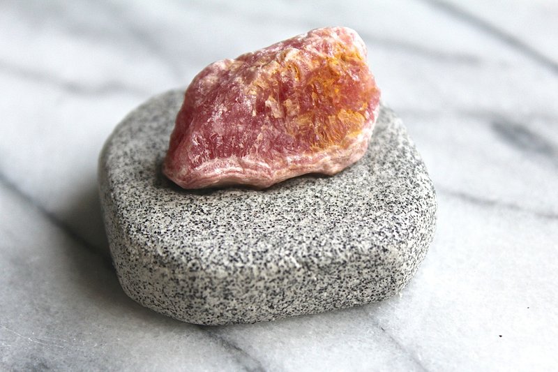 Rhodochrosite stone planted SHIZAI ▲ / rhodochrosite / Argentina jade (with stand) ▲ - ของวางตกแต่ง - เครื่องเพชรพลอย สึชมพู